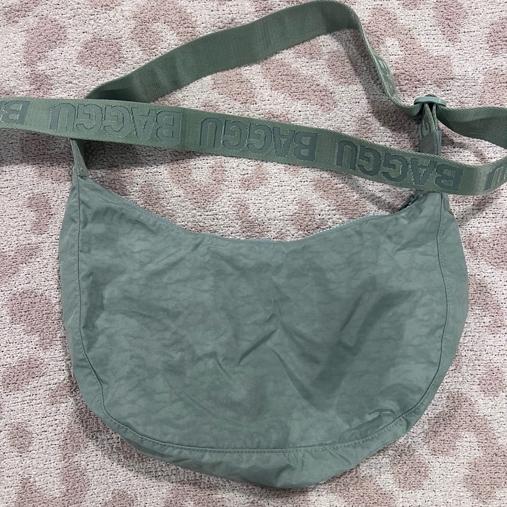 Baggu Women's Crescent Bag in Sea Foam Green x Urban Outfitters Exclusive